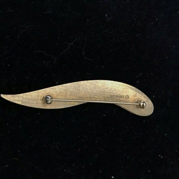 SARAH  COVENTRY Gold Tone Brooch Round With Pearl And Long Lot of 2 Vtg Gifts - Picture 4 of 5